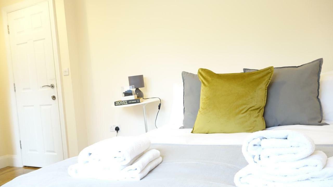 Heathrow Ensuite Rooms- Auto Check In Λονδίνο Εξωτερικό φωτογραφία