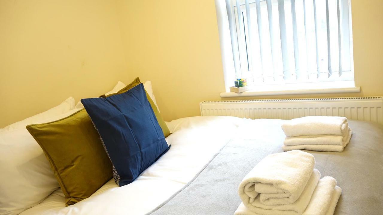 Heathrow Ensuite Rooms- Auto Check In Λονδίνο Εξωτερικό φωτογραφία