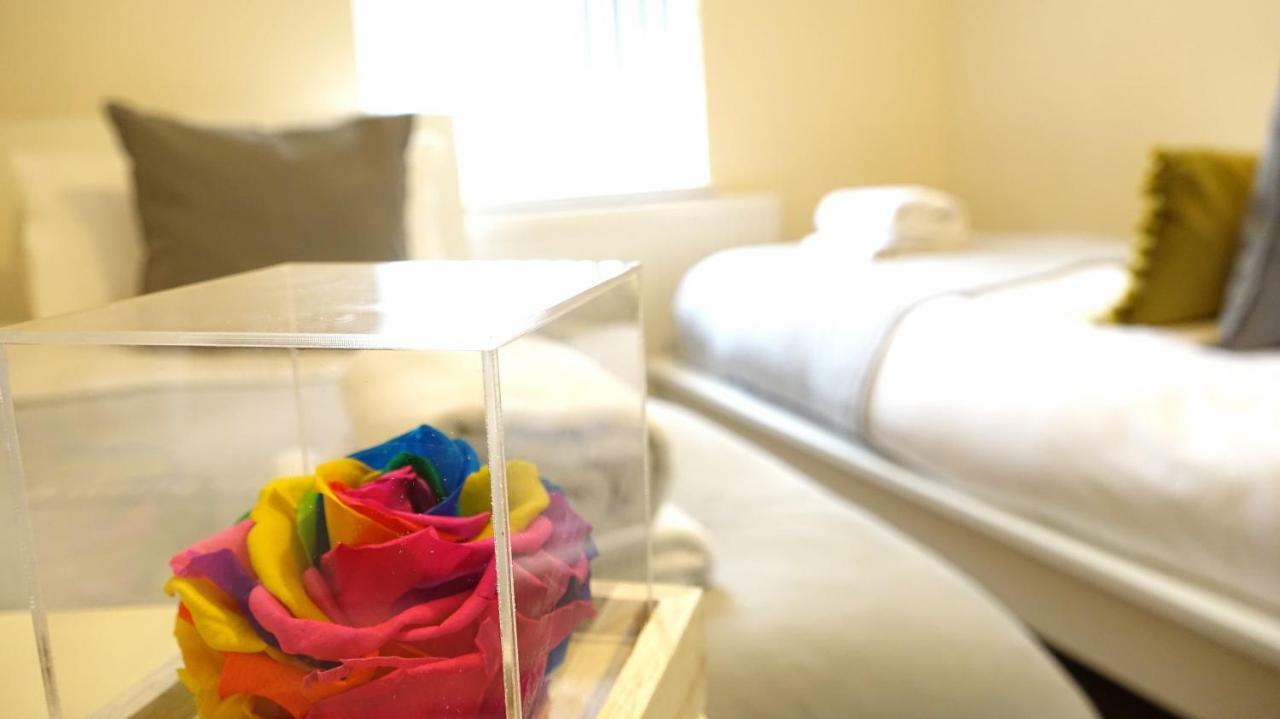 Heathrow Ensuite Rooms- Auto Check In Λονδίνο Εξωτερικό φωτογραφία