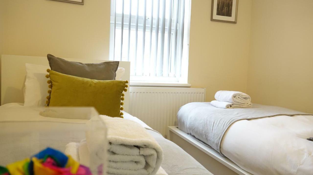 Heathrow Ensuite Rooms- Auto Check In Λονδίνο Εξωτερικό φωτογραφία