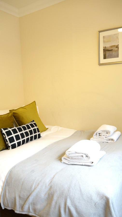 Heathrow Ensuite Rooms- Auto Check In Λονδίνο Εξωτερικό φωτογραφία