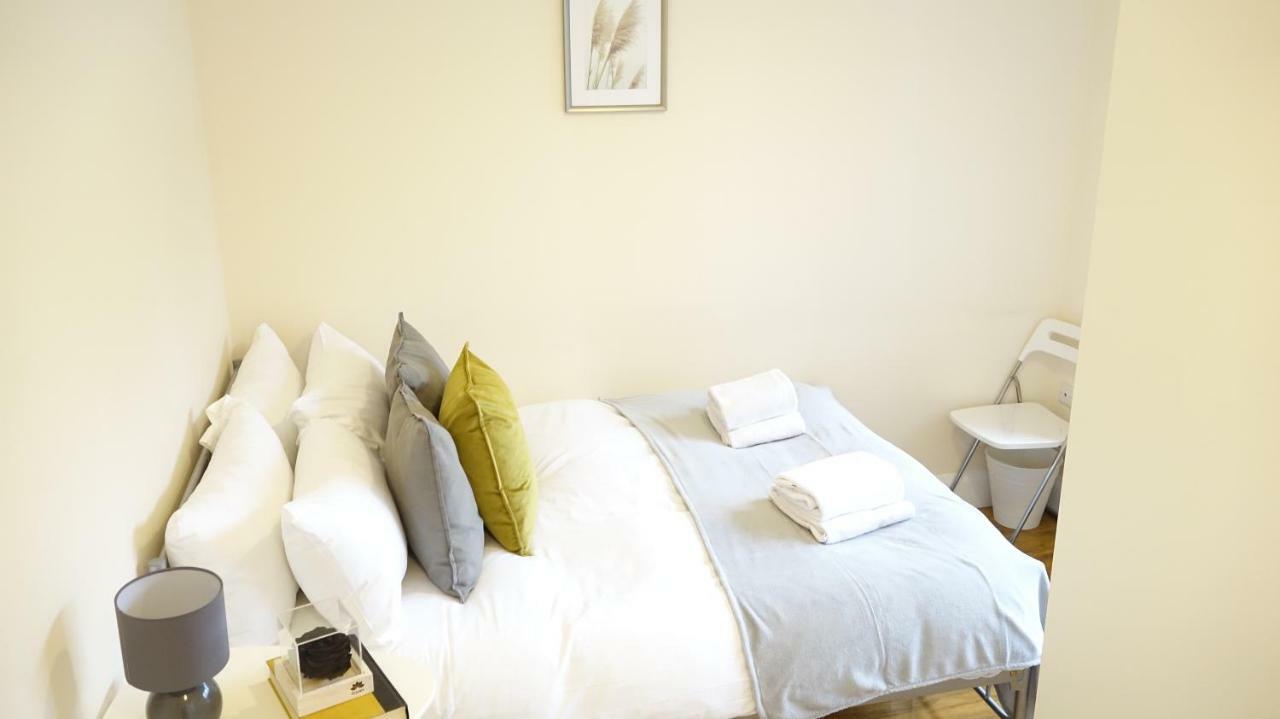 Heathrow Ensuite Rooms- Auto Check In Λονδίνο Εξωτερικό φωτογραφία