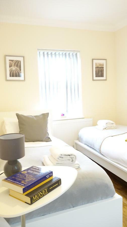 Heathrow Ensuite Rooms- Auto Check In Λονδίνο Εξωτερικό φωτογραφία